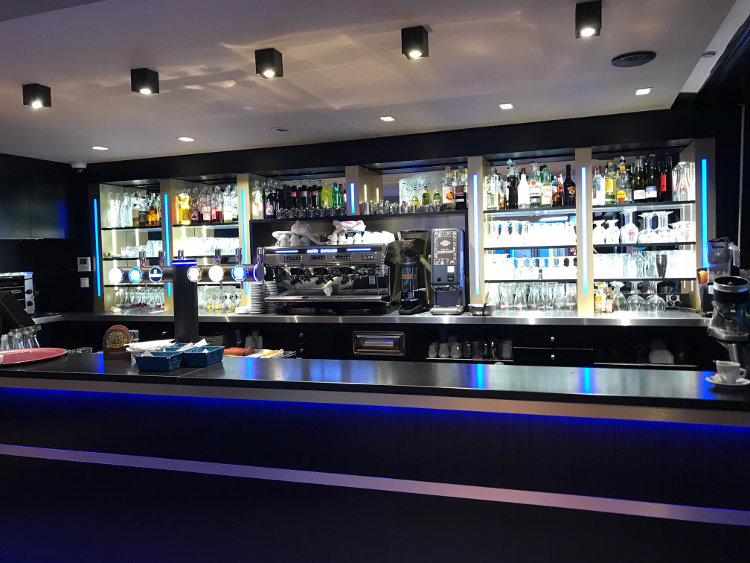 comptoir de bar professionnel comptoir bar le cyrano 233 l 233 gance et panache aranda comptoir de bar professionnel comptoir bar le cyrano 233 l 233 gance et panache aranda
