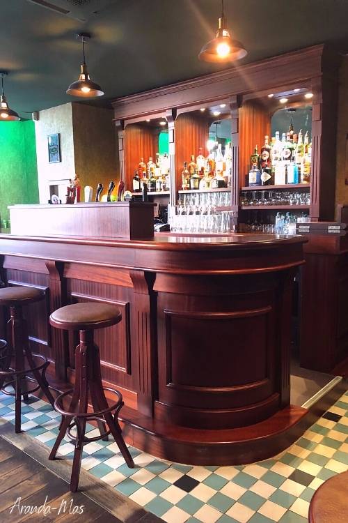 Comptoir bar  Décoration bar, Comptoir de bar, Restaurant bois