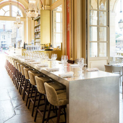 Comptoir en étain et laiton au 4ème Mur