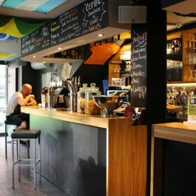 Comptoir de bar en lamellé collé à Toulouse