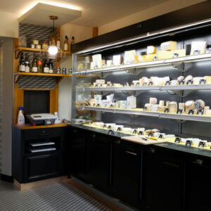 meuble sur mesure pour caisse et balance de la fromagerie Chez Juliette à Blagnac