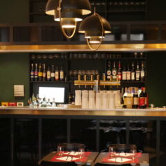 Bar étain laiton bois