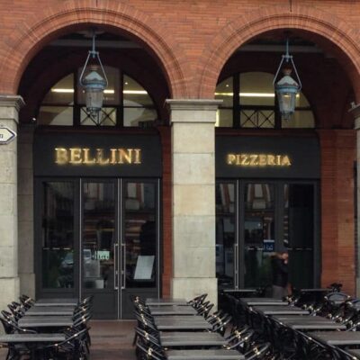 Brasserie Le Bellini situé en plein centre de Toulouse, place du Capitole