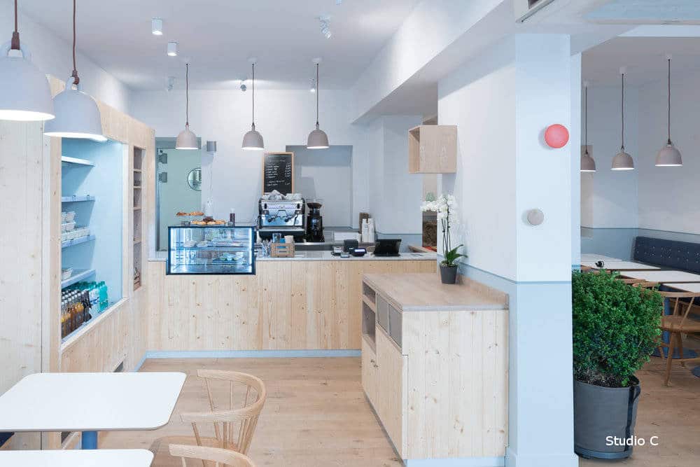 comptoir en bois et marbre