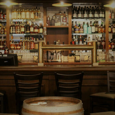 bar traditionnel pour pub écossais
