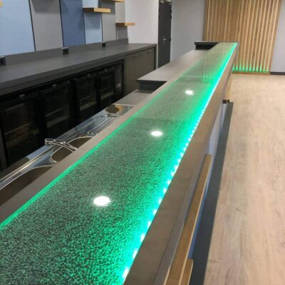 Piste de comptoir en verre rétro-éclairé effet granité