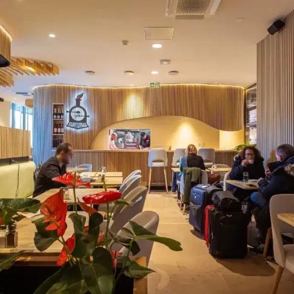 Intérieur de la Brasserie O Mana